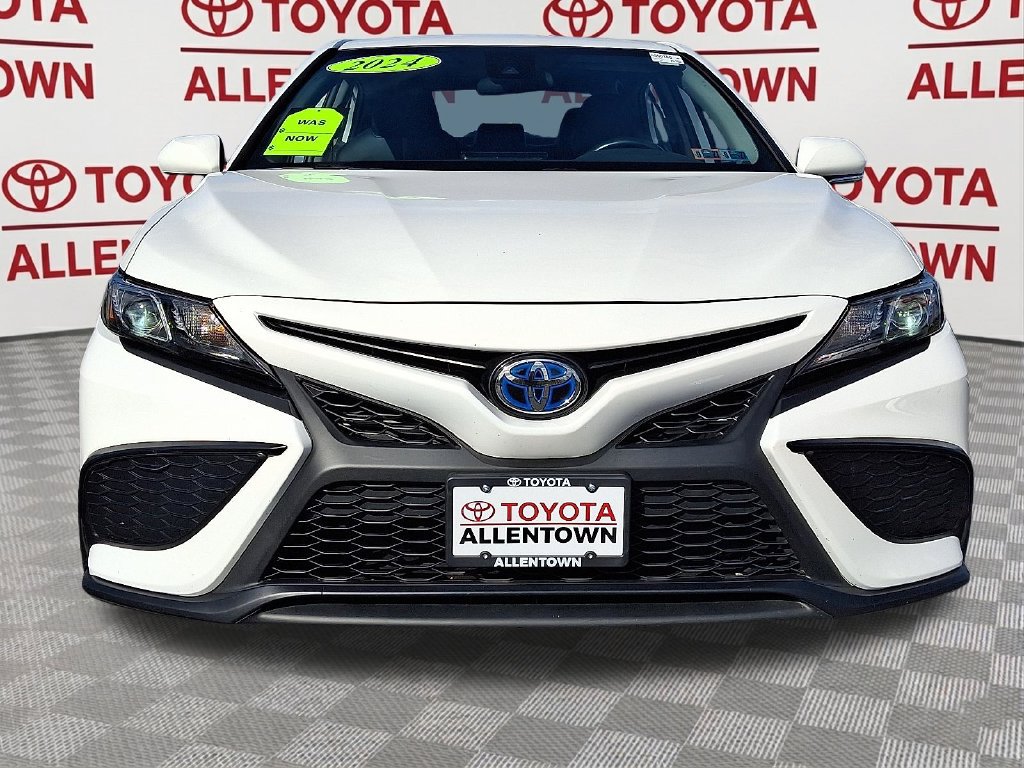 Used 2024 Toyota Camry SE FWD image 2