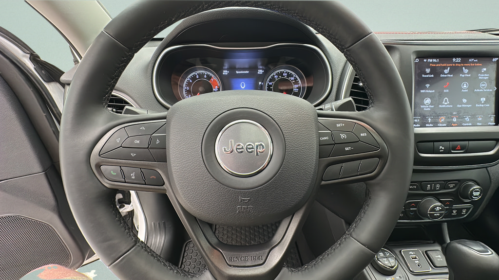 Used 2019 Jeep Cherokee Trailhawk w/ Comfort/Convenience Group AWD/4WD image 16