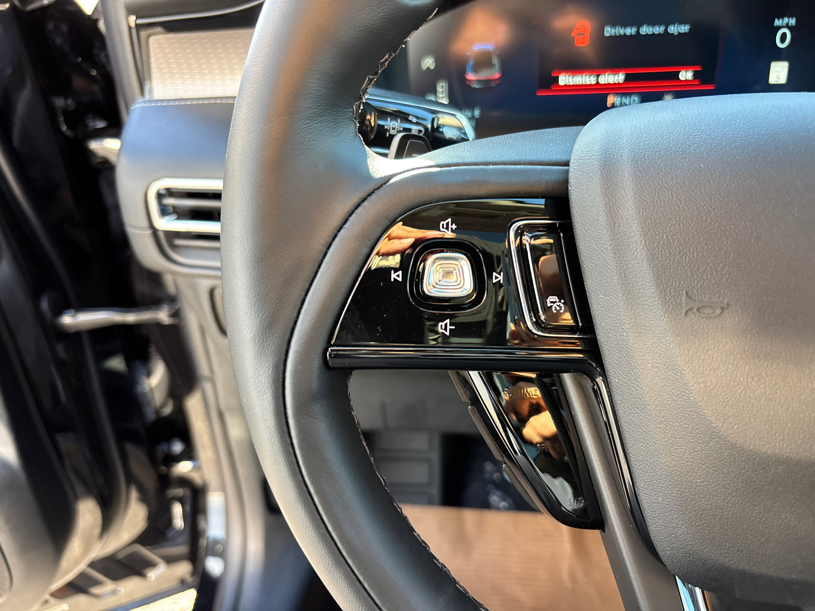 New 2026 Lincoln Corsair Reserve w/ Rear Removable Package Tray image 17