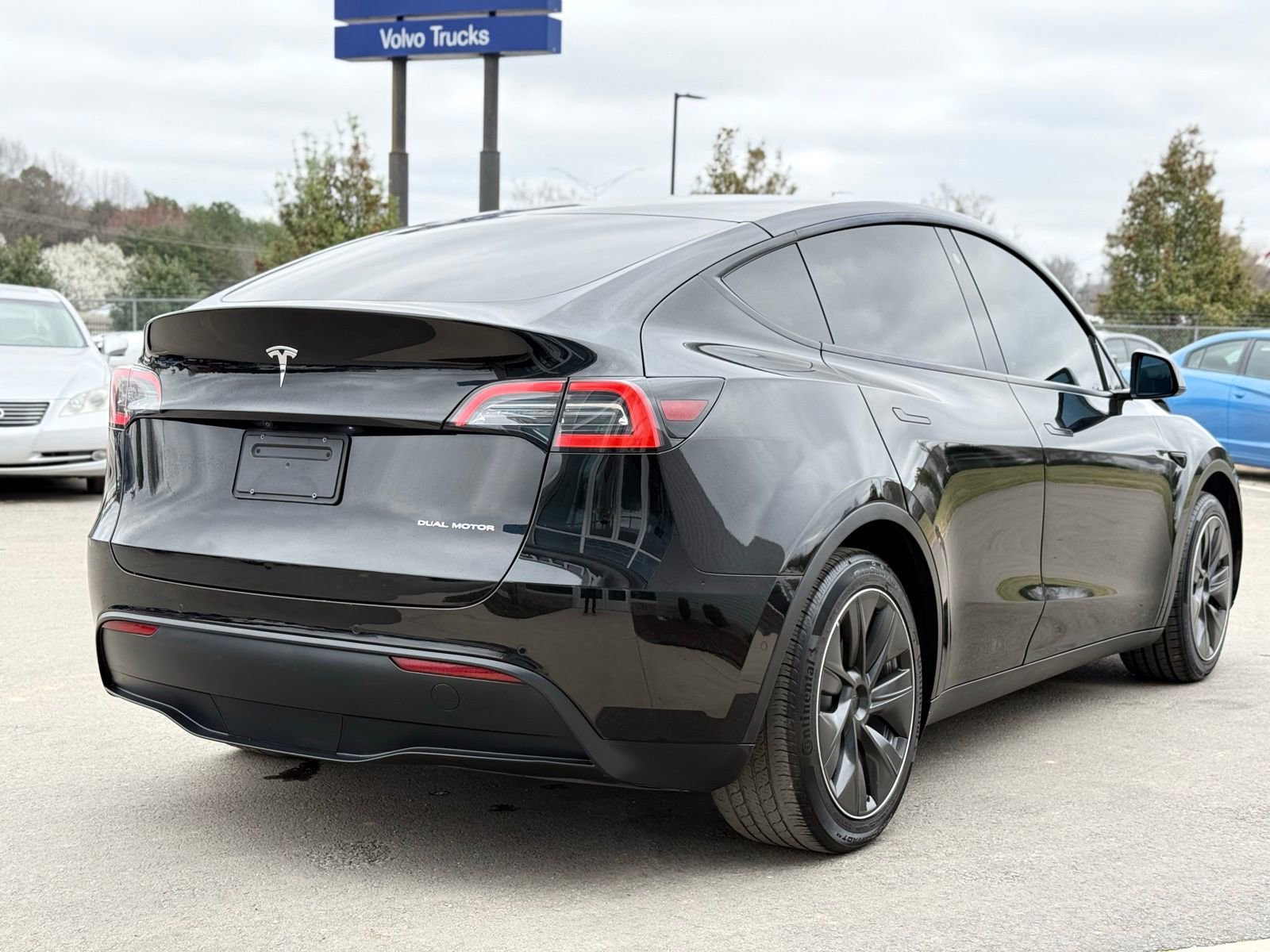 Used 2022 Tesla Model Y Long Range image 7