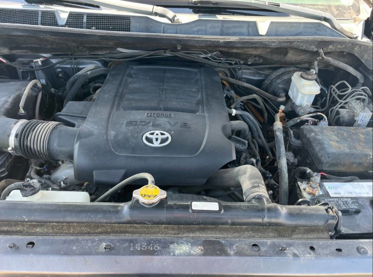 Used 2013 Toyota Tundra 4x4 CrewMax w/ Tow Pkg image 11