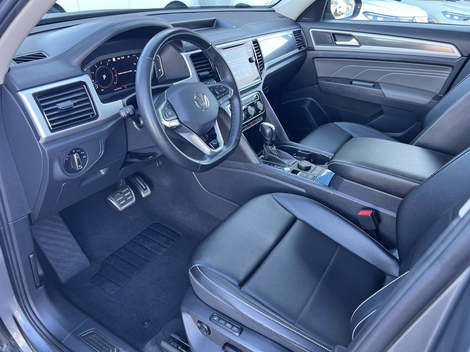 Certified 2022 Volkswagen Atlas SEL R-Line image 6