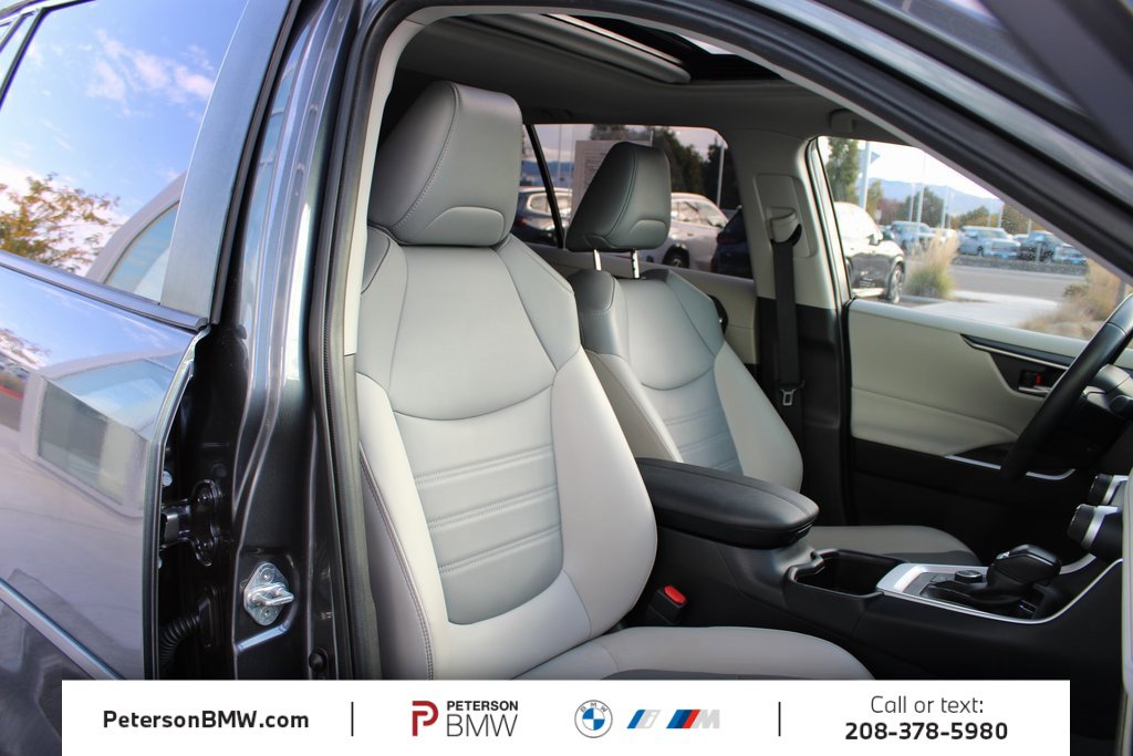 Used 2023 Toyota RAV4 XLE Premium image 33