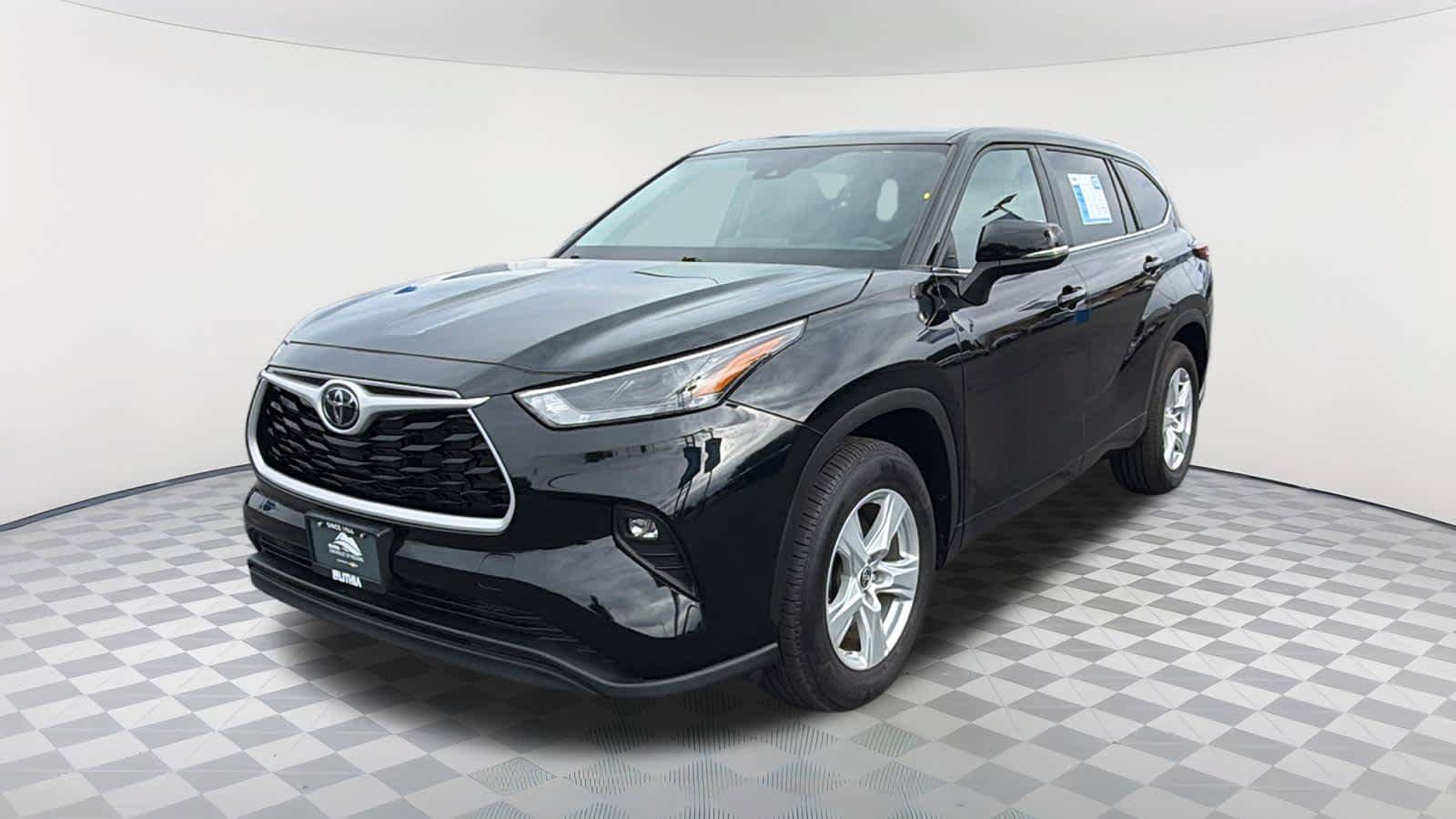 Used 2025 Toyota Highlander LE