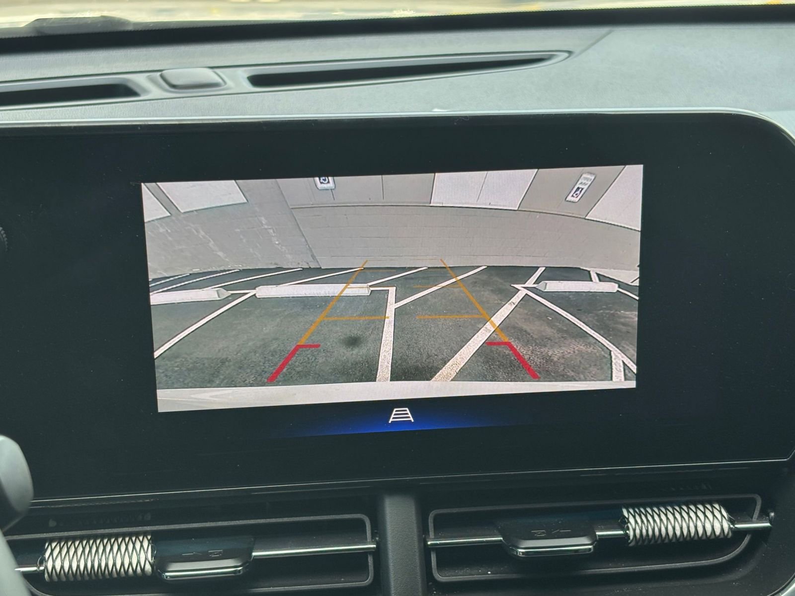 Used 2025 Chevrolet Trax LT w/ LT Convenience Package FWD image 25