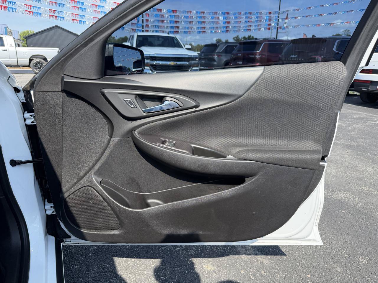 Used 2017 Chevrolet Malibu LS FWD image 19