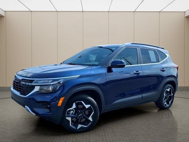 Used 2026 Kia Seltos EX AWD/4WD image 2