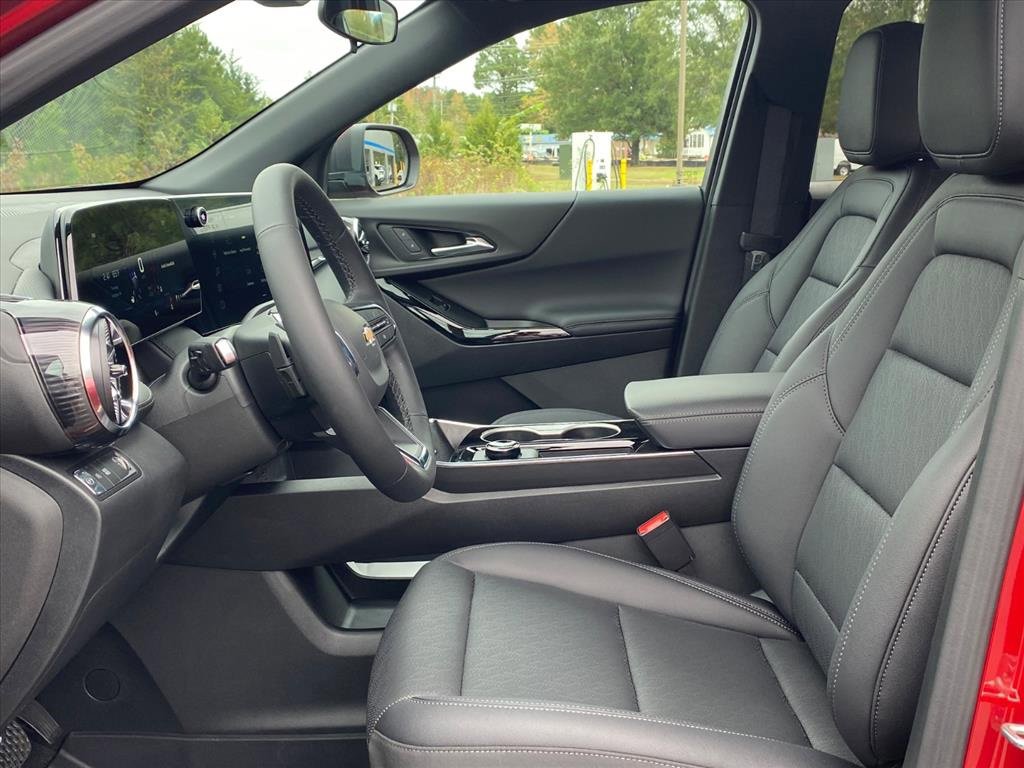 New 2026 Chevrolet Equinox LT w/ Convenience Package II image 8