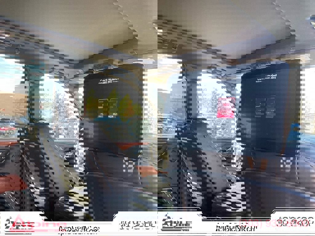 Used 2023 GMC Yukon Denali Ultimate image 17