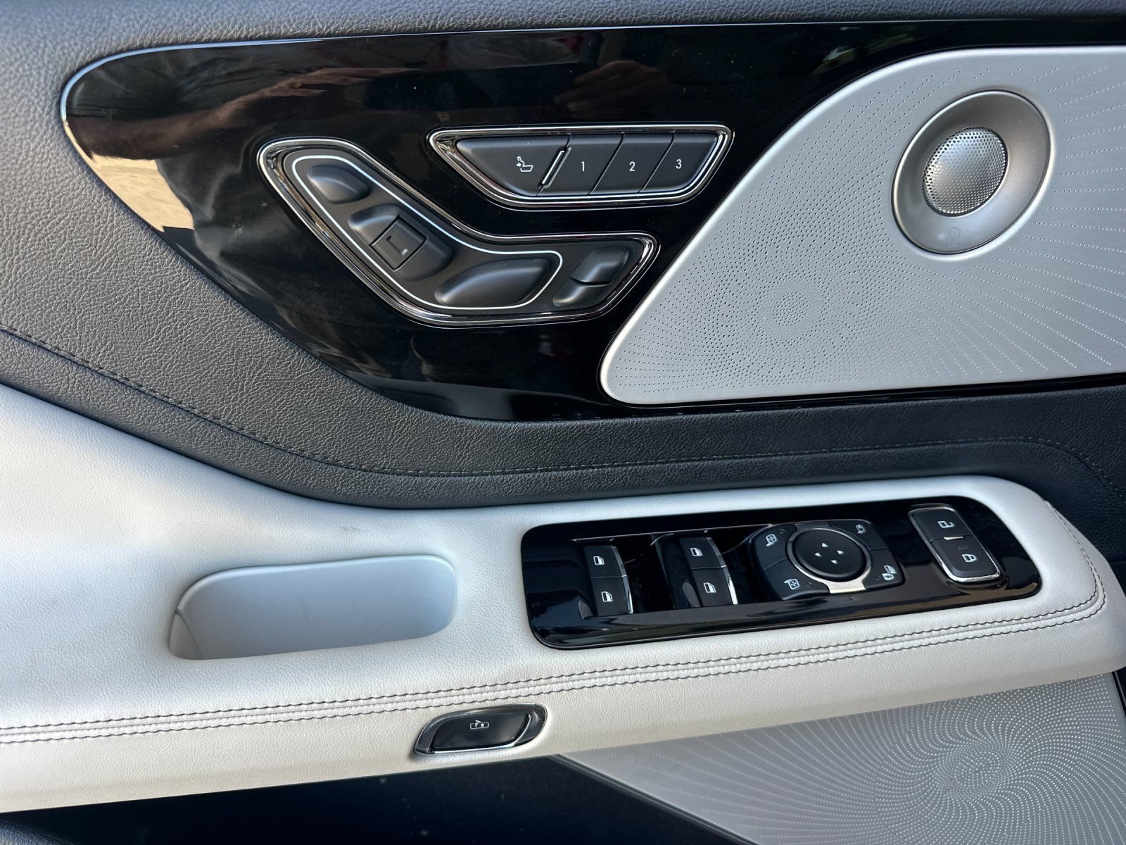 New 2026 Lincoln Aviator Reserve AWD/4WD image 10