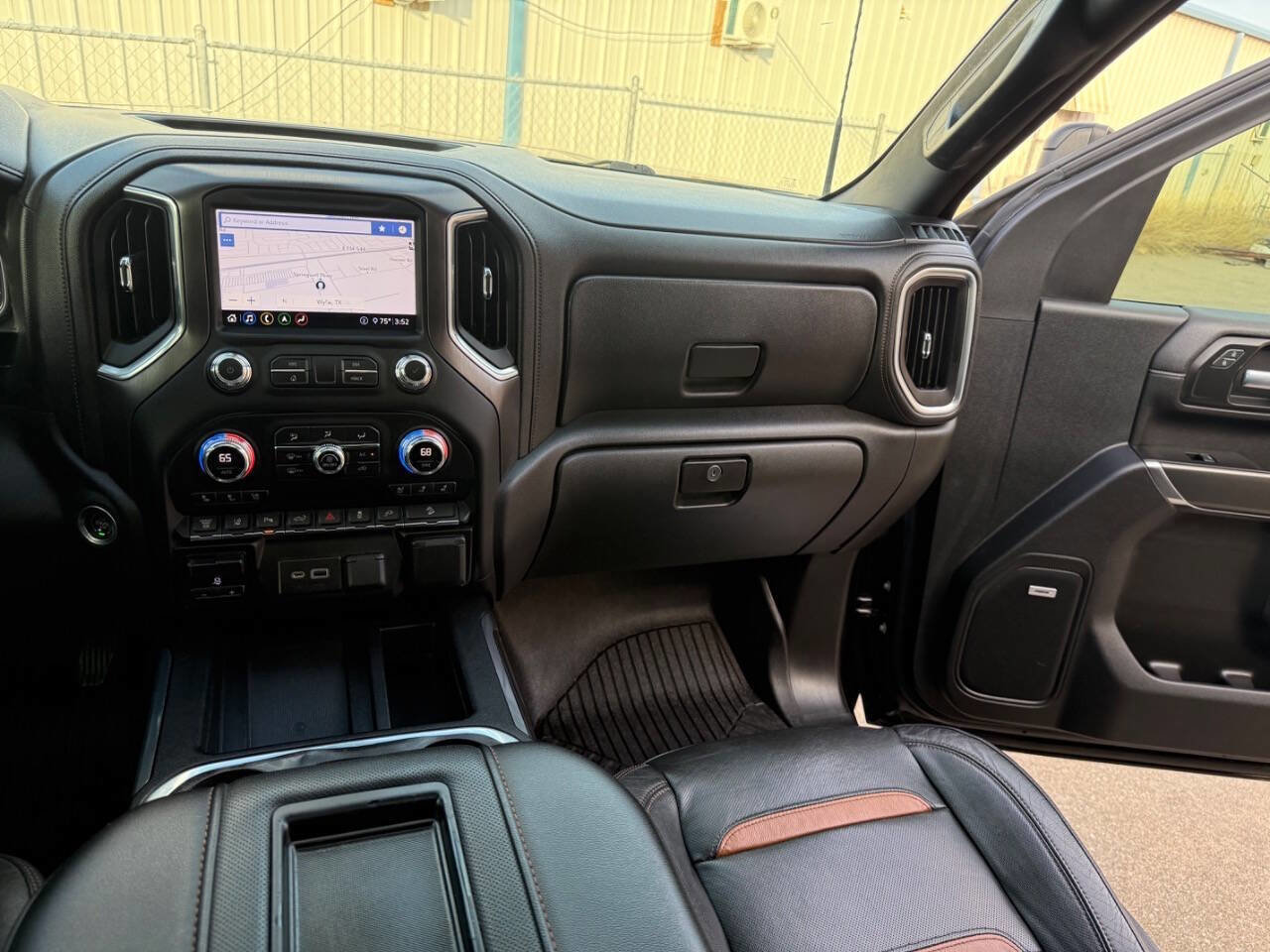 Used 2020 GMC Sierra 2500 AT4 w/ AT4 Premium Package image 32