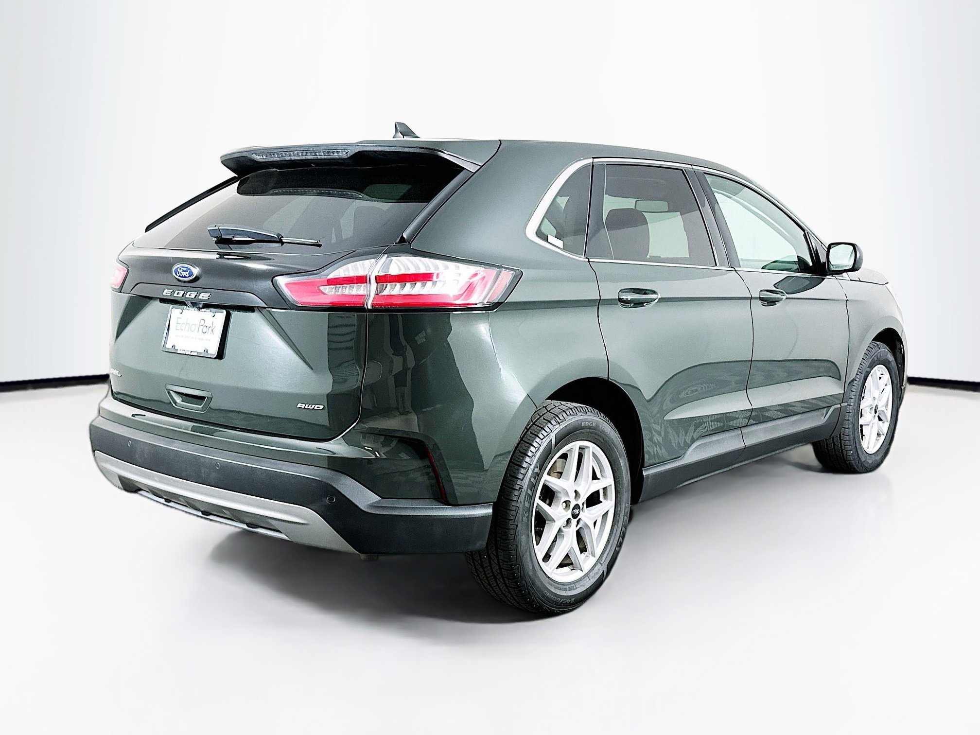 Used 2024 Ford Edge SEL image 9