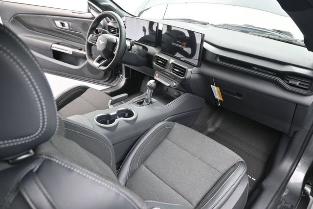 New 2026 Ford Mustang GT w/ GT Performance Package RWD image 29