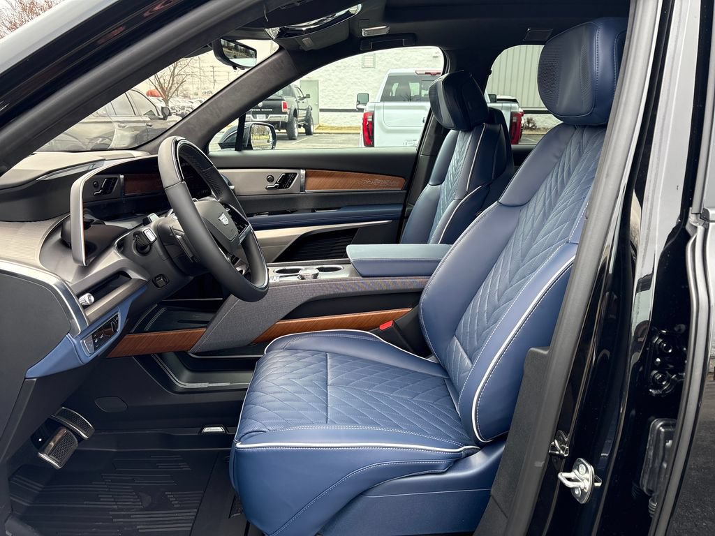 New 2026 Cadillac Vistiq Premium Luxury w/ LPO, Floor Liner Package AWD/4WD image 12