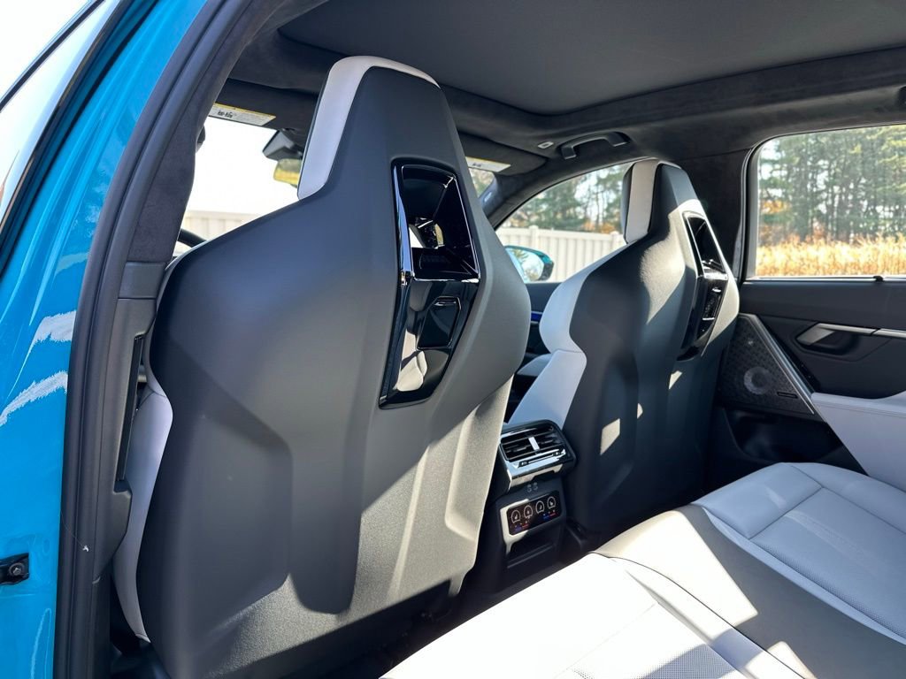 New 2026 BMW M5 w/ Executive Package image 26