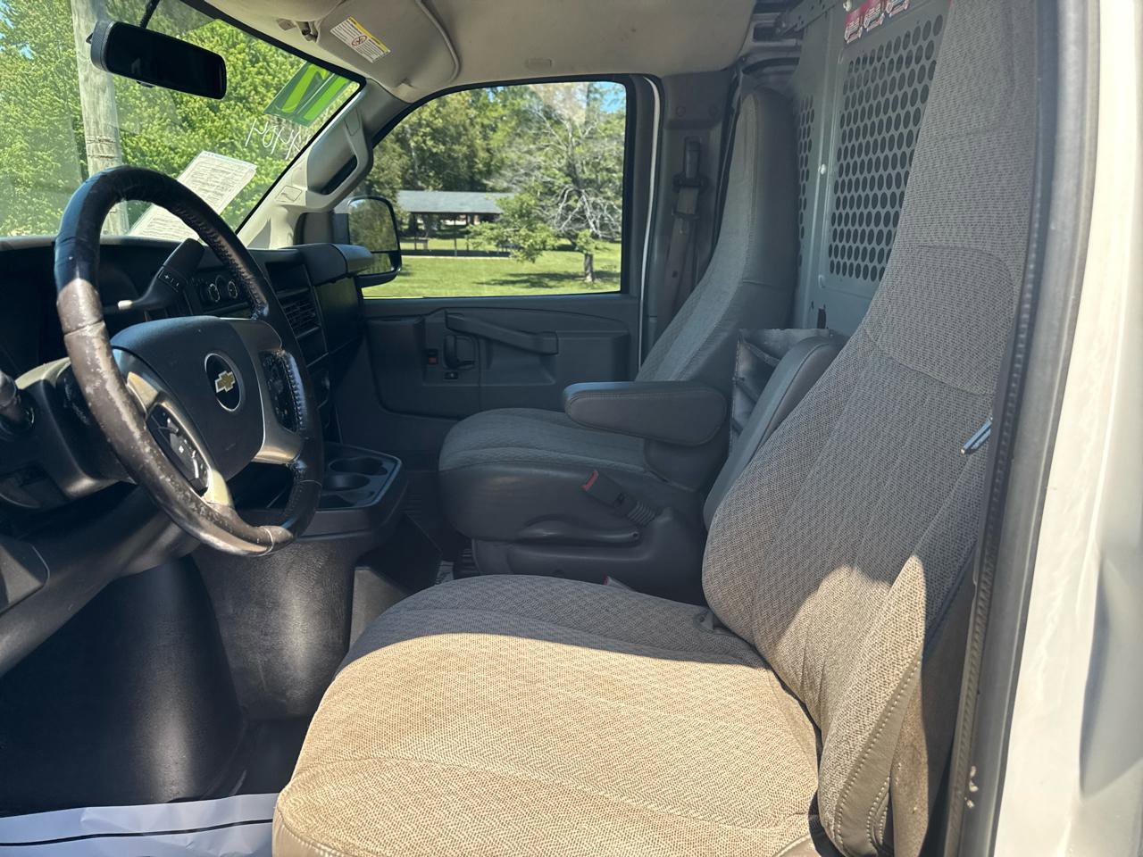 Used 2017 Chevrolet Express 2500 RWD image 13