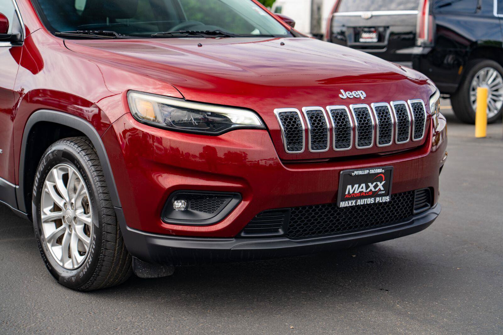 Used 2019 Jeep Cherokee Latitude w/ Popular Appearance Group FWD image 7