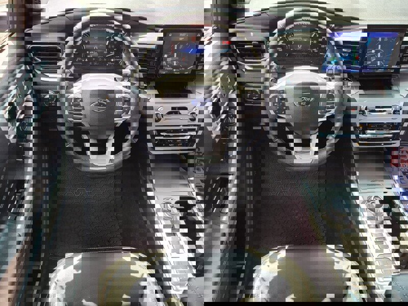 Used 2021 Ford Explorer XLT w/ Equipment Group 202A image 7