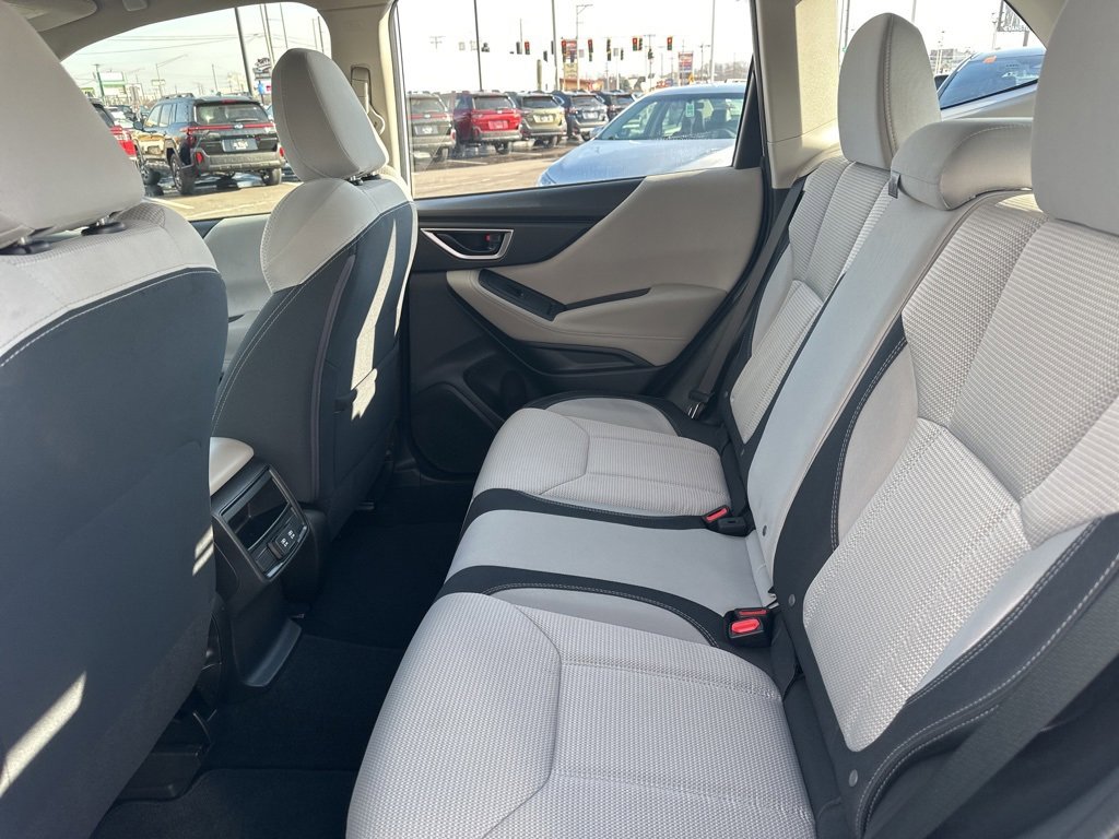 Used 2023 Subaru Forester Base image 21