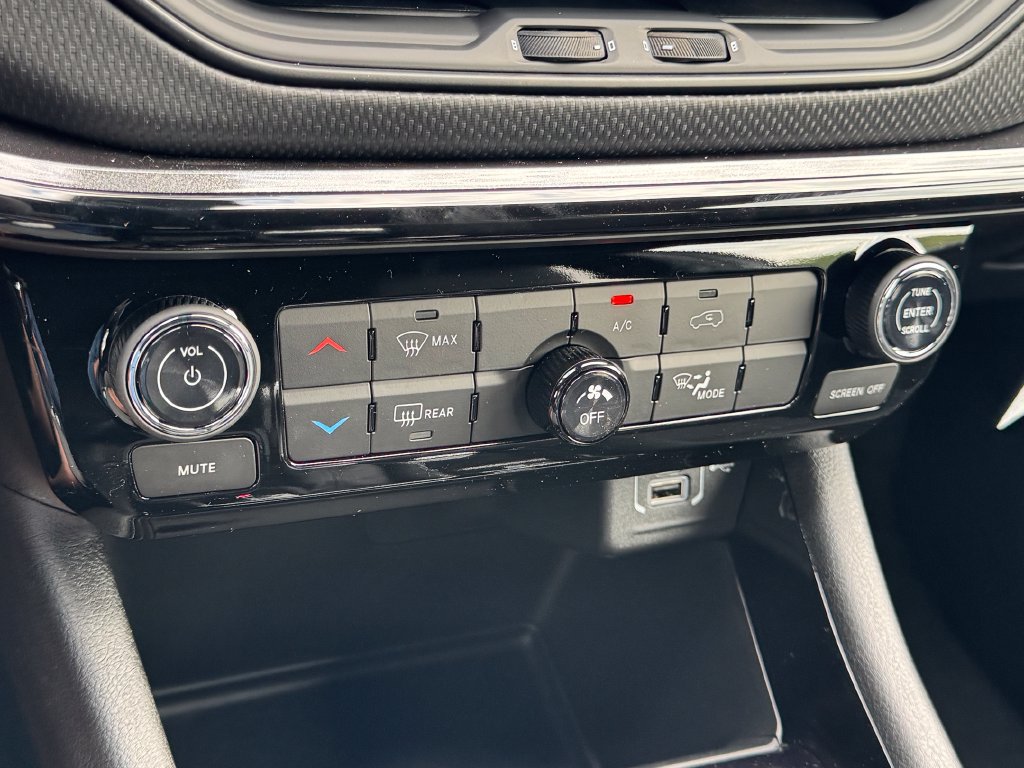 New 2026 Jeep Compass Latitude AWD/4WD image 22