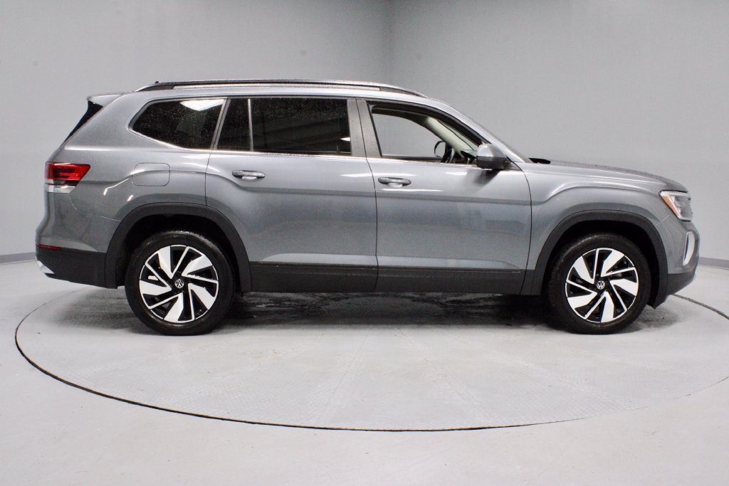 Used 2024 Volkswagen Atlas SE AWD/4WD image 6