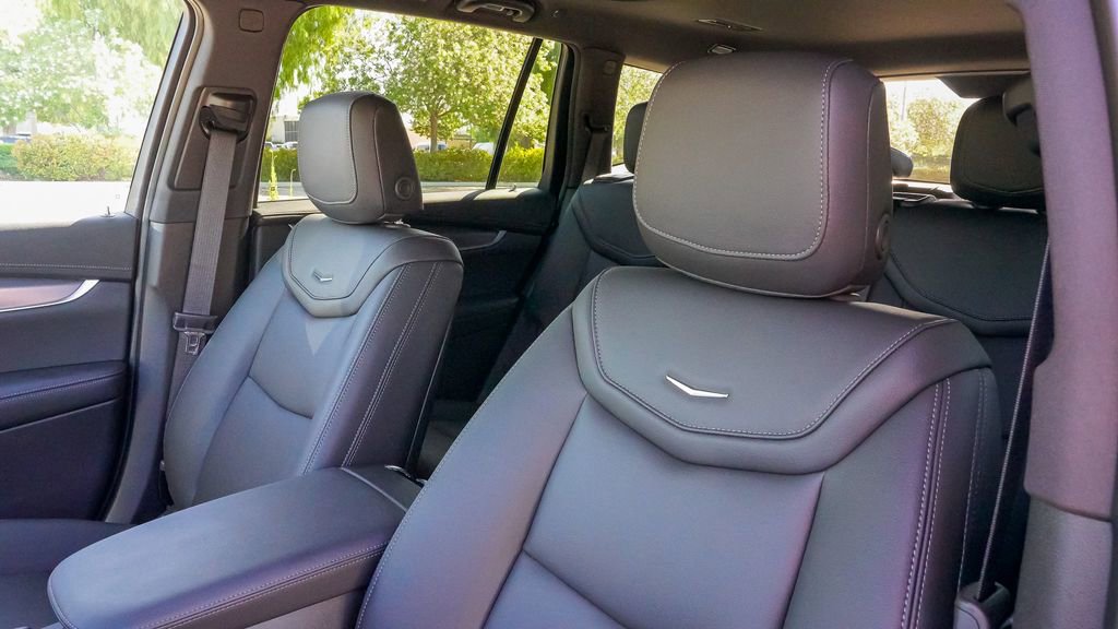 Certified 2025 Cadillac XT6 Luxury FWD image 21