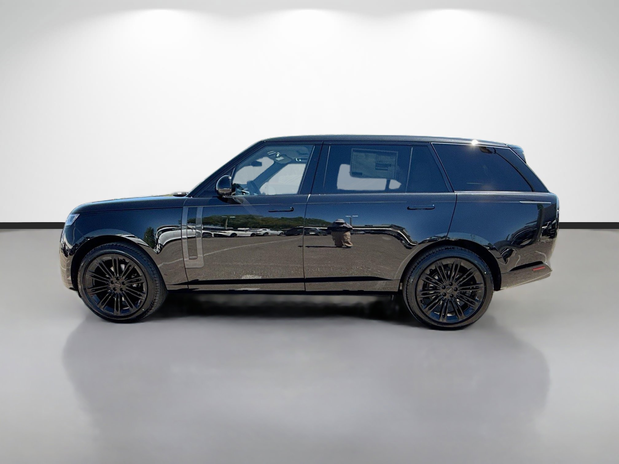 New 2026 Land Rover Range Rover Long Wheelbase SE AWD/4WD image 2