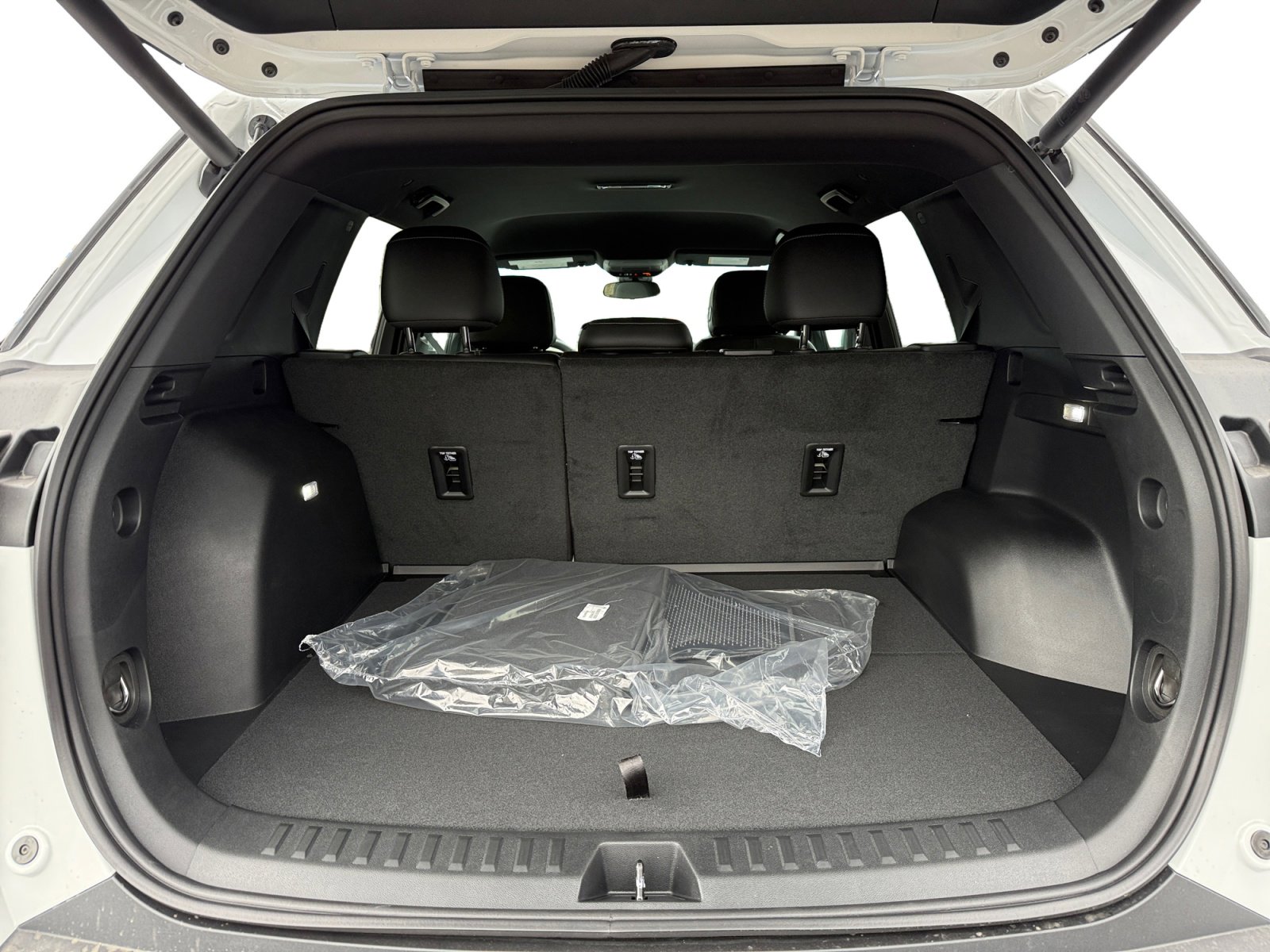 New 2026 Chevrolet Equinox LT w/ Convenience Package II image 17