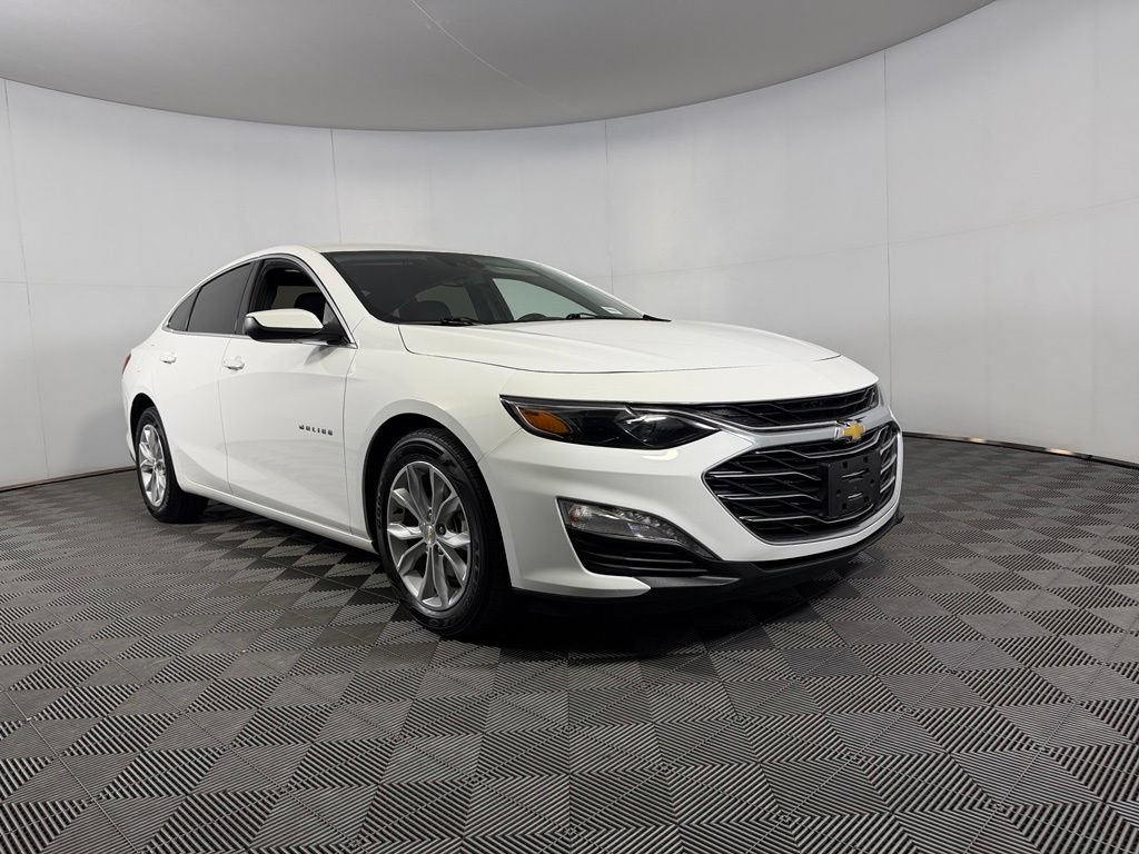 Used 2025 Chevrolet Malibu LT FWD image 3