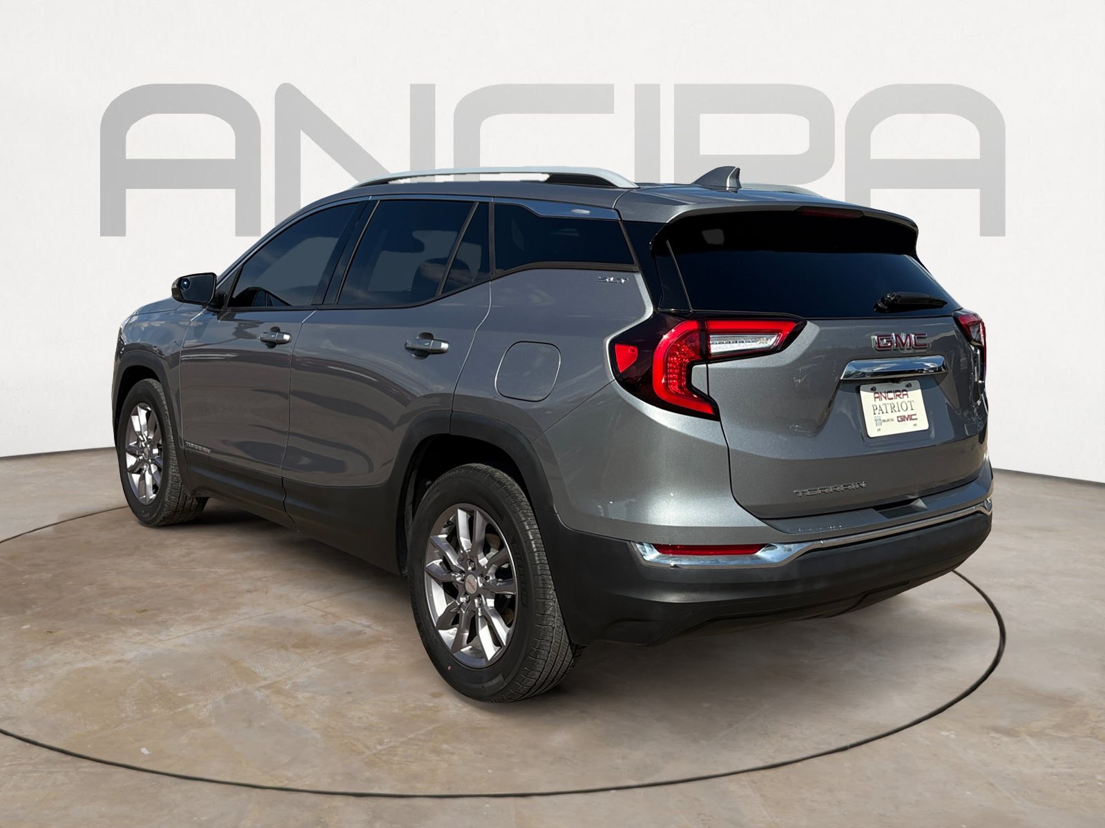 Used 2023 GMC Terrain SLT FWD image 8