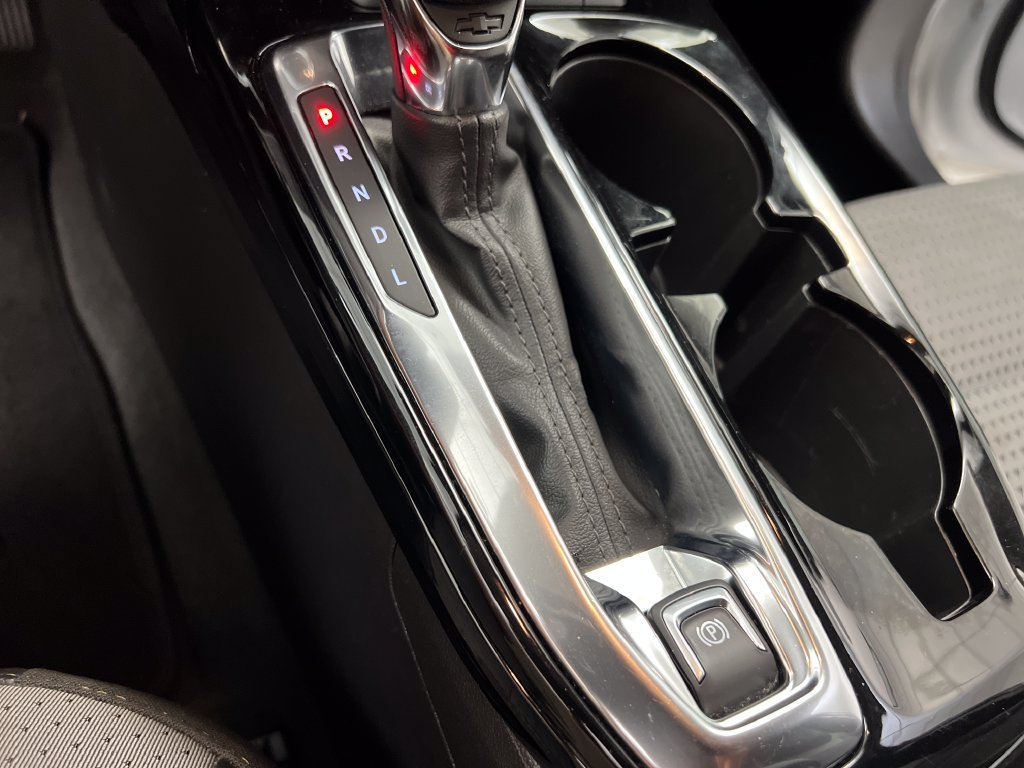 Used 2025 Chevrolet Trax LT FWD image 50