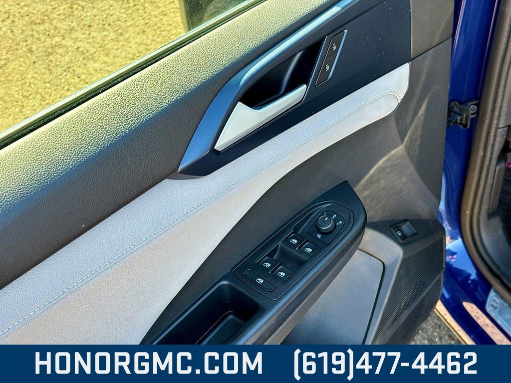 Used 2024 Volkswagen Taos SE image 14