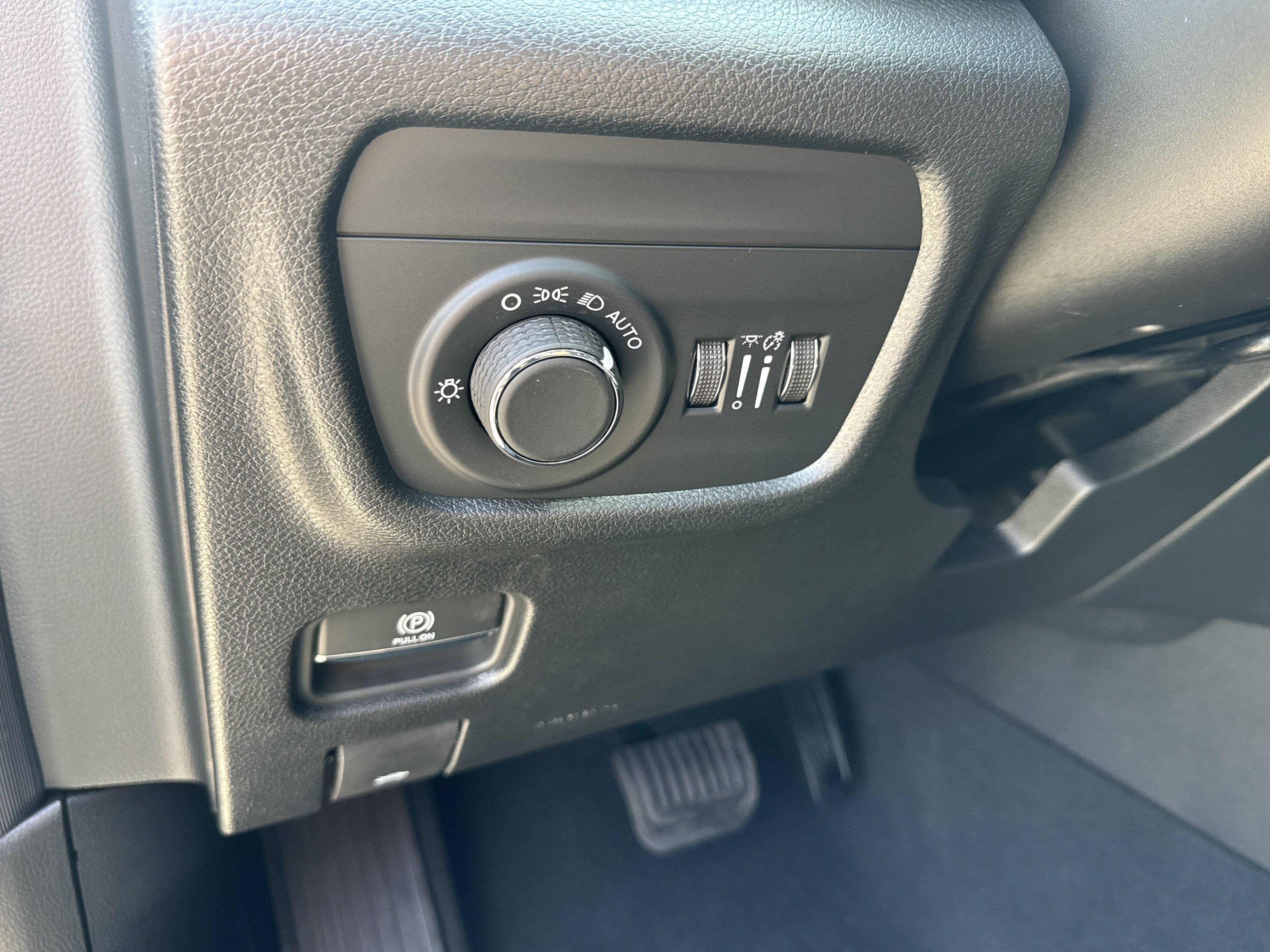 New 2026 Jeep Grand Cherokee Altitude RWD image 32