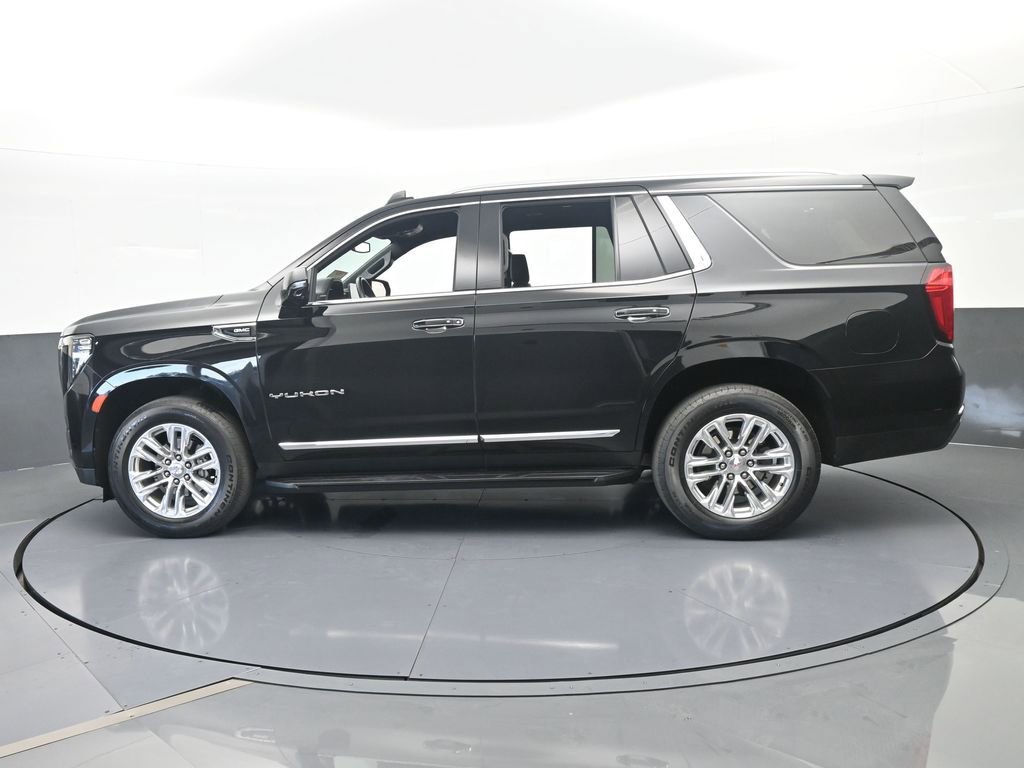 Used 2024 GMC Yukon SLT w/ SLT Luxury Package image 3
