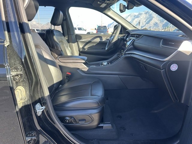 Used 2024 Jeep Grand Cherokee L Limited w/ Luxury Tech Group II image 23