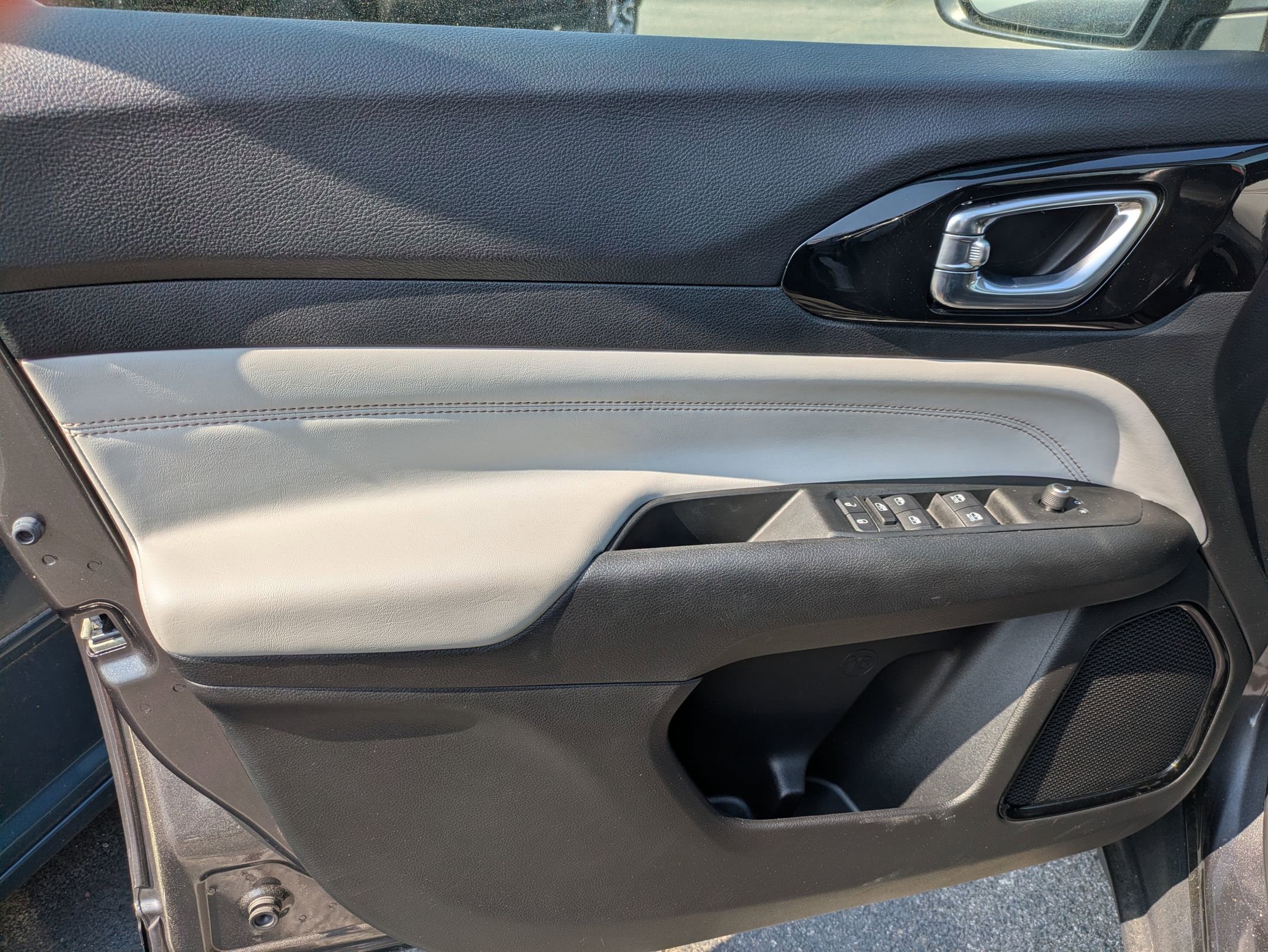 Used 2022 Jeep Compass Limited image 14