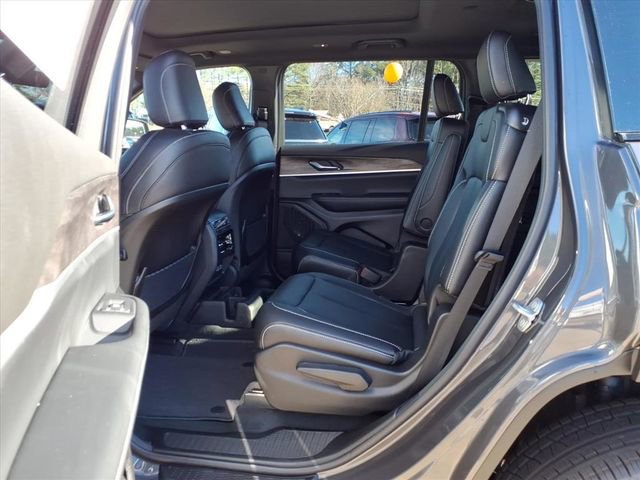 New 2025 Jeep Grand Cherokee L Limited image 17