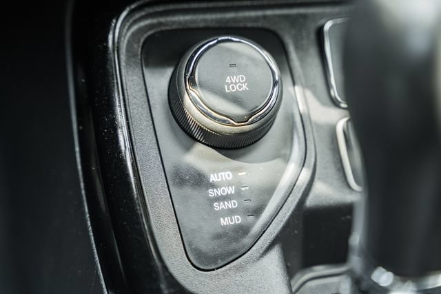 Used 2020 Jeep Compass Limited AWD/4WD image 20