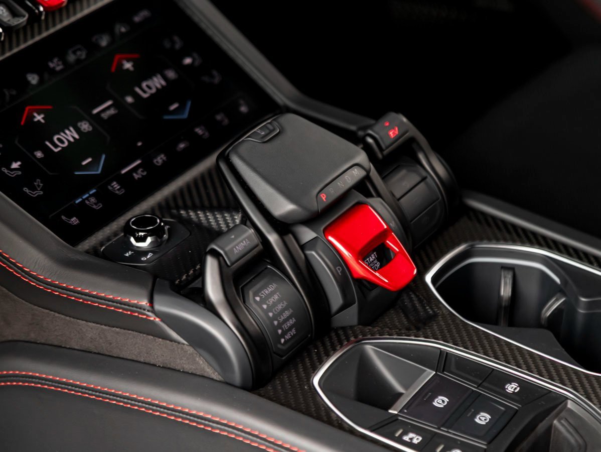 Used 2025 Lamborghini Urus SE image 18