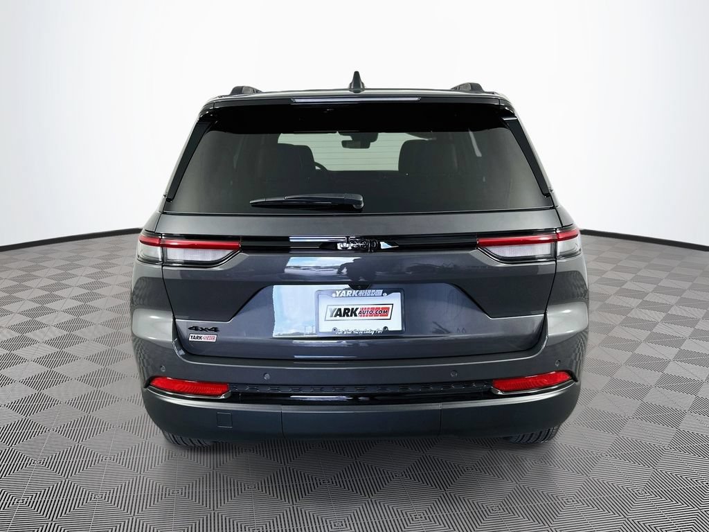 Certified 2025 Jeep Grand Cherokee Altitude AWD/4WD image 10