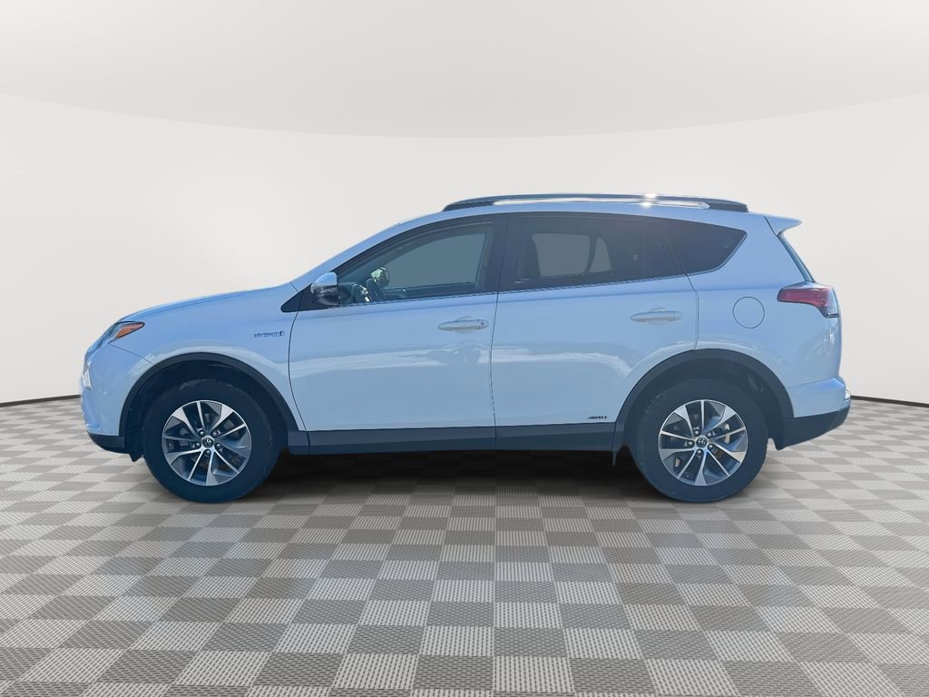 Used 2018 Toyota RAV4 XLE image 4