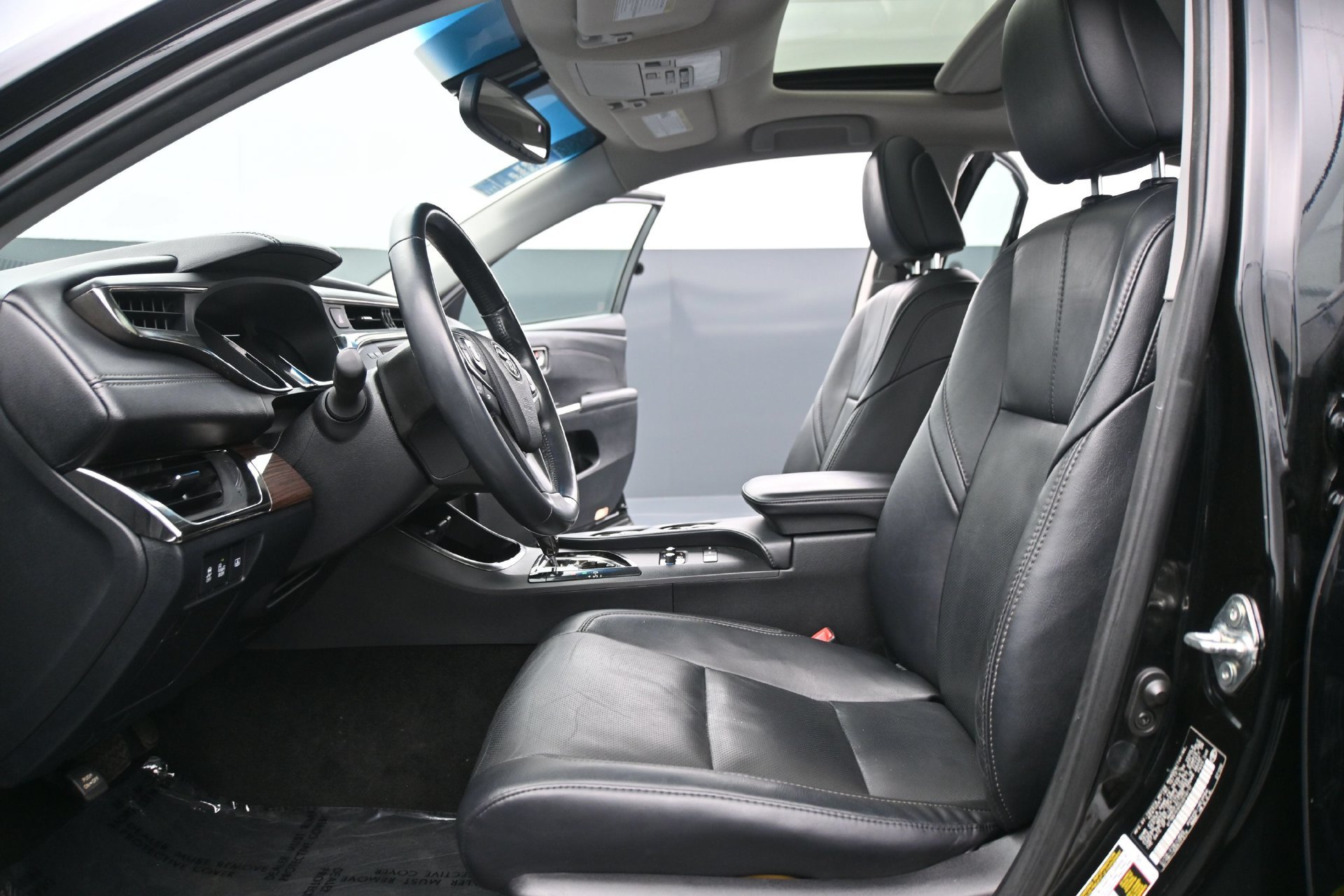 Used 2014 Toyota Avalon Limited FWD image 19