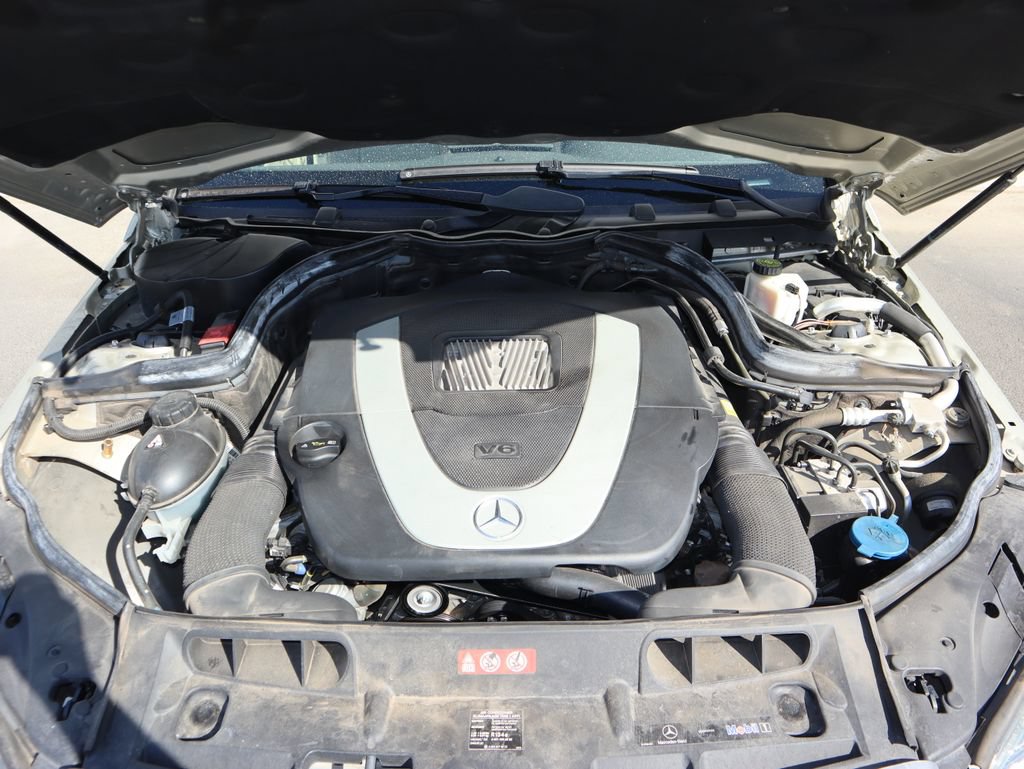 Used 2011 Mercedes-Benz C 300 Sedan image 13