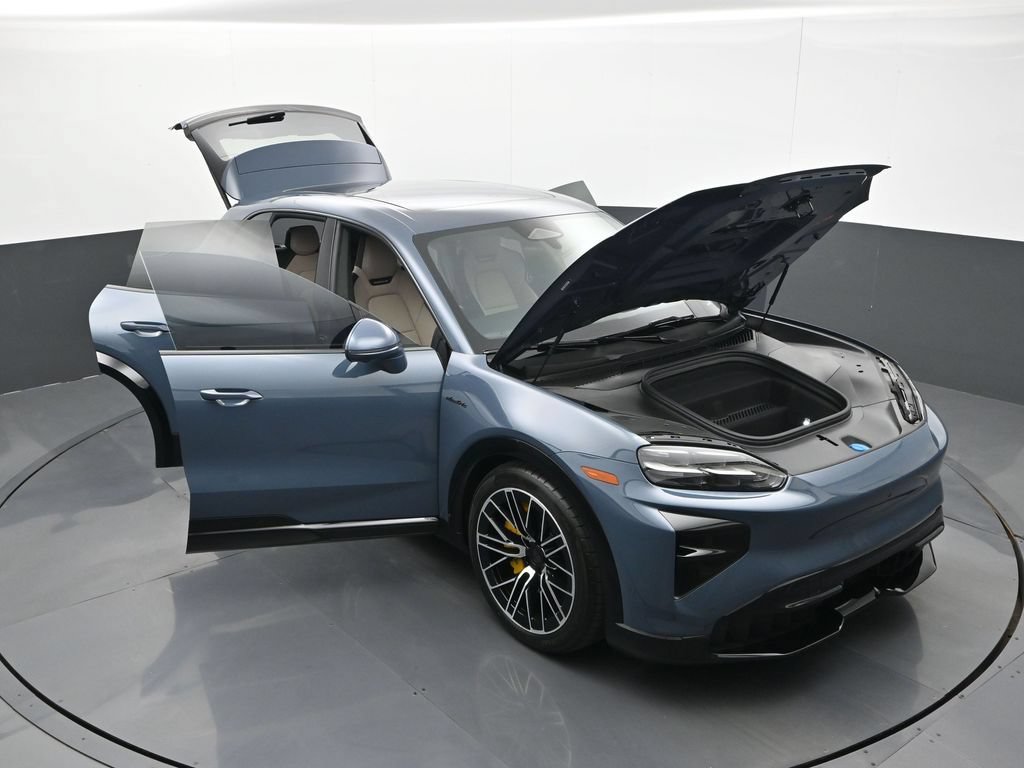 Used 2026 Porsche Cayenne Turbo AWD/4WD image 34