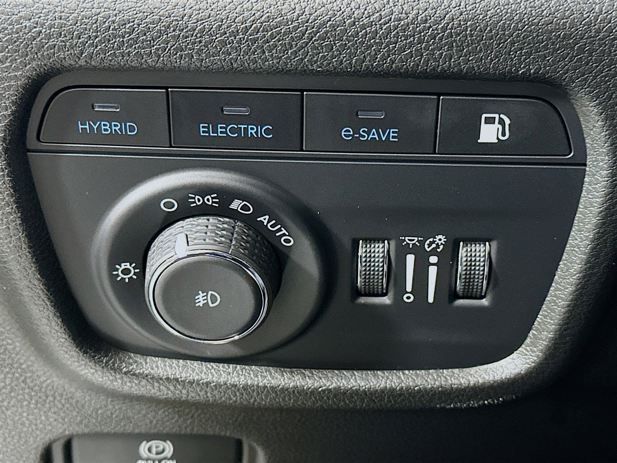 Used 2022 Jeep Grand Cherokee Trailhawk AWD/4WD image 17