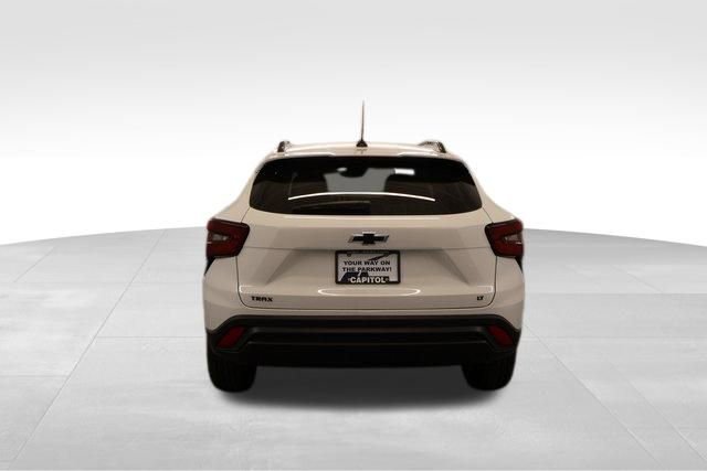 New 2026 Chevrolet Trax LT FWD image 3