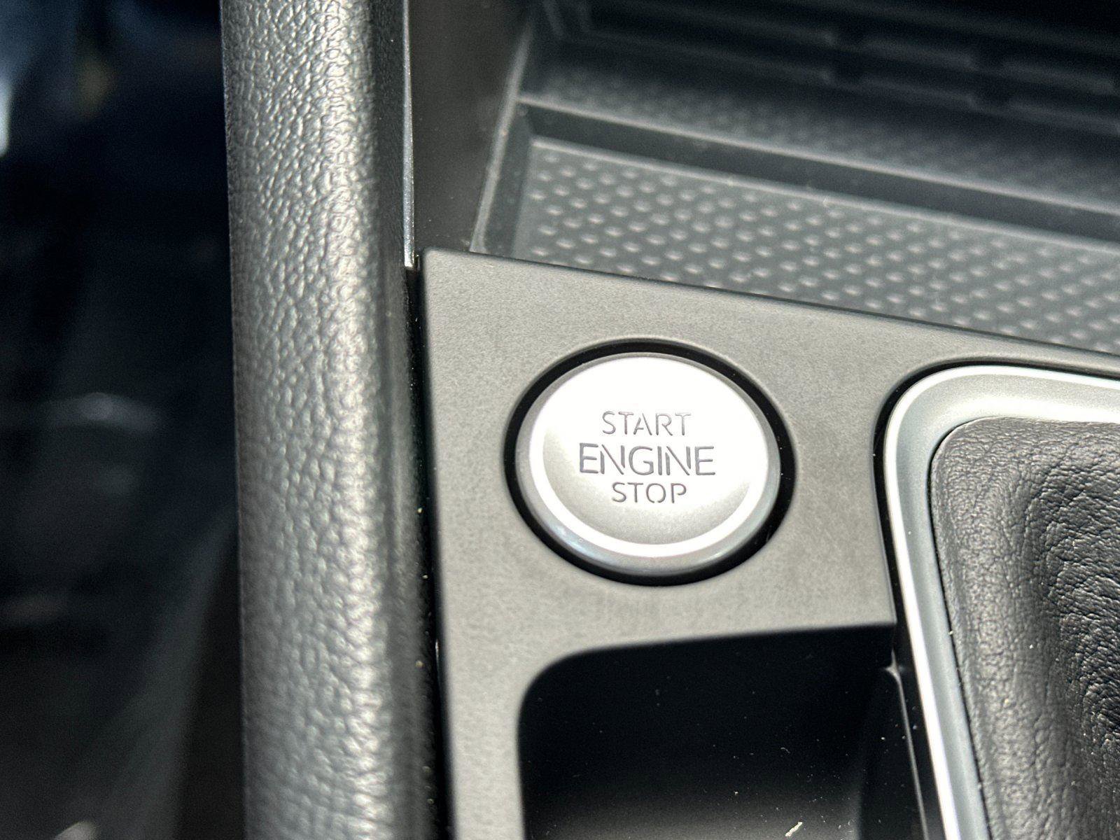 New 2026 Volkswagen Jetta SE FWD image 20