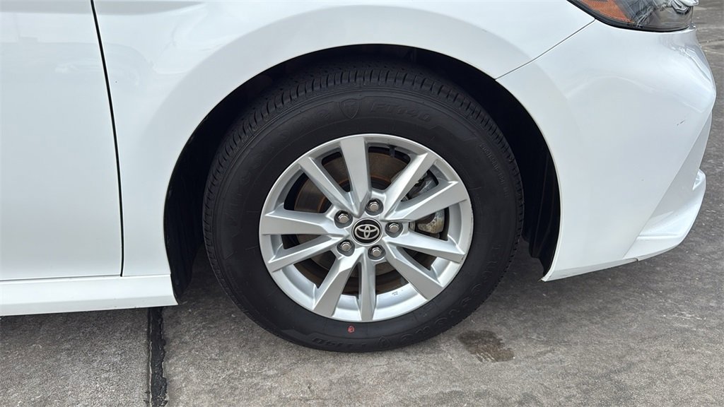 Used 2025 Toyota Camry LE image 34