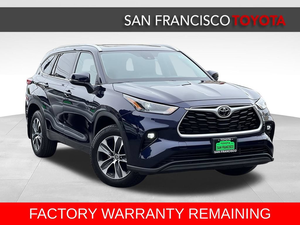 Used 2022 Toyota Highlander XLE AWD/4WD image 7