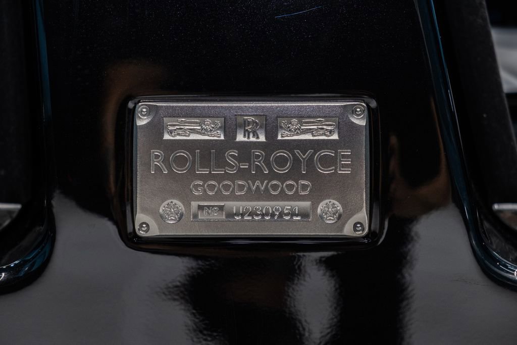 Used 2025 Rolls-Royce Phantom Sedan RWD image 35
